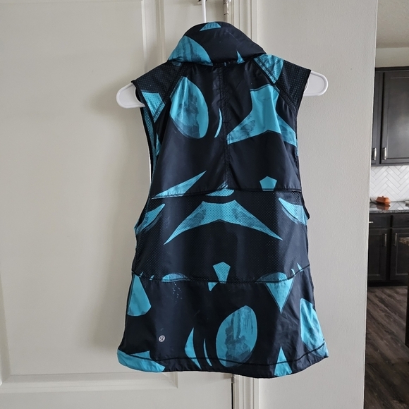 Lululemon Pack-It Vest In Back Spin Stroke Peacock Blue Black - Picture 8 of 12